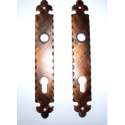 KOVANI ŠTIT BAKRENO PATINIRANI ZA CILINDAR 90MM
